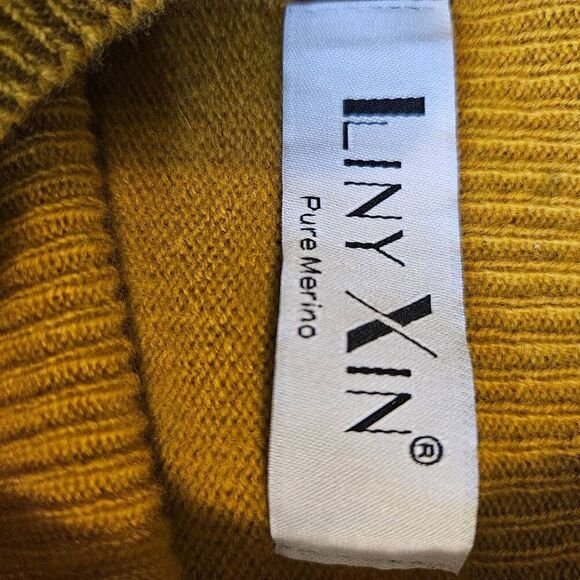 Liny Xin merino wool sweater, golden yellow. L. #818 - Picture 3 of 4